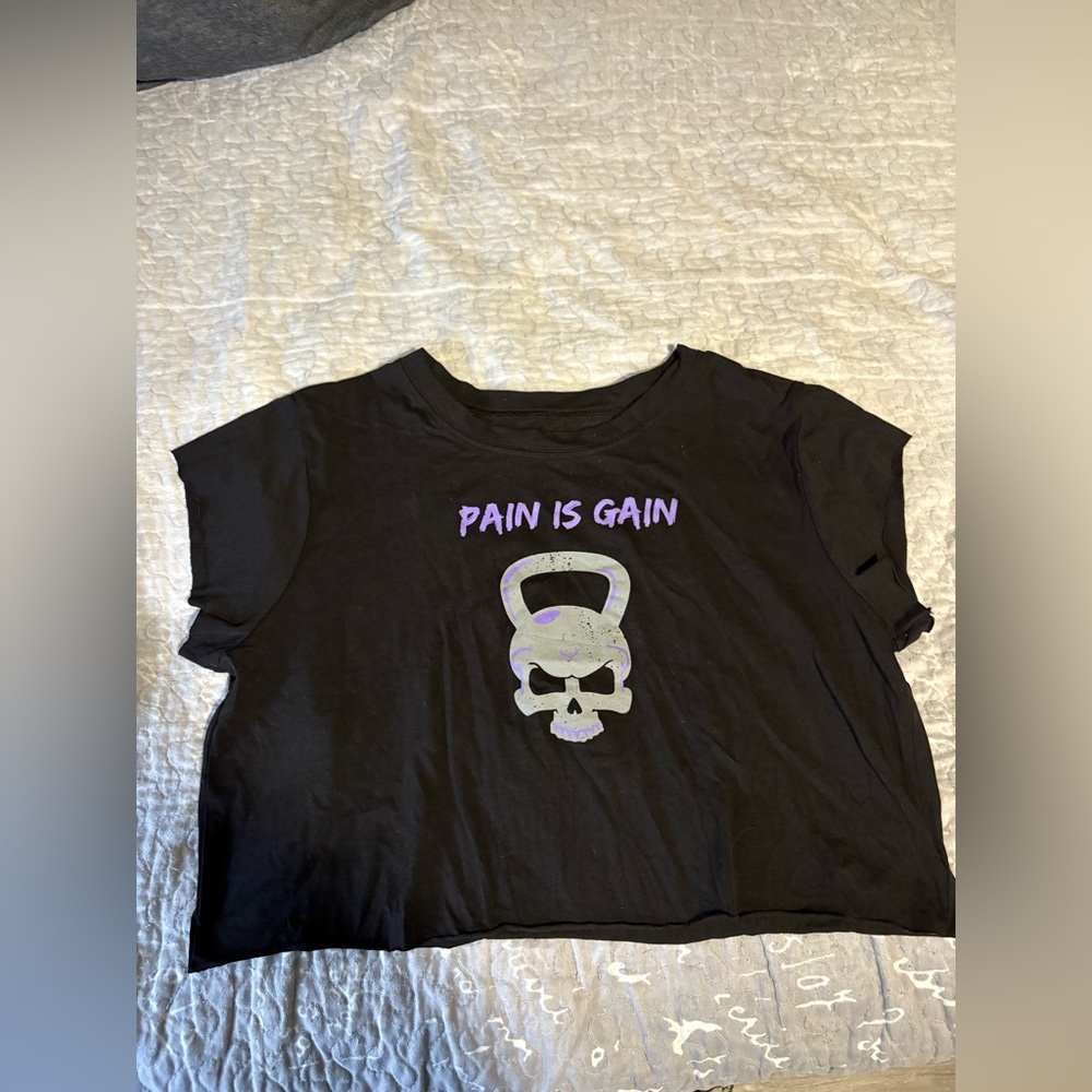 Bombshell Sportswear Black Pain Is Gain Cropped Tee